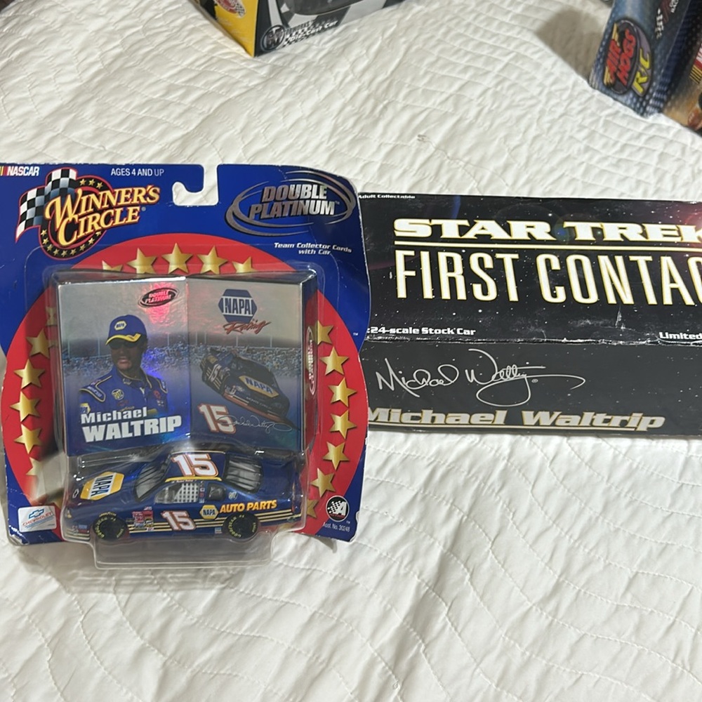 Nascar car  bundle,  Michael waltrip